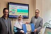 قدردانی معاون بهداشت دانشگاه علوم پزشکی تهران از سفیر سلامت دانش آموز برگزیده مسابقه نقاشی و داستان نویسی پویش ملی سلامت