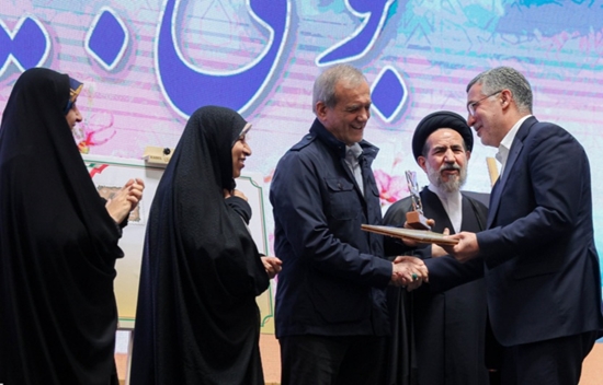 برگزاری سومین رویداد جایزه ملی جوانی جمعیت، با حضور رییس جمهور، در سالن اجلاس سران 