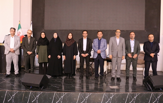 تقدیر از پزشکان و داروسازان حوزه معاونت بهداشت، دانشگاه علوم پزشکی تهران در مراسم بزرگداشت روز پزشک و داروساز 