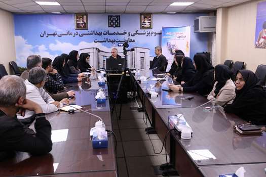 برگزاری جلسه آموزشی پیشگیری از حوادث ترافیکی، به مناسبت هفته ملی سلامت مردان ایران، در معاونت بهداشت