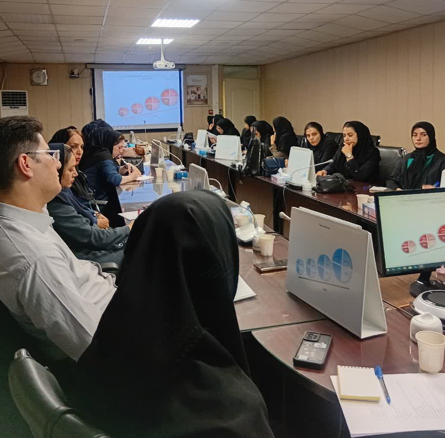 برگزاری جلسه توانمندسازی کارشناسان ستادی و ارائه دهندگان خدمت در معاونت بهداشت